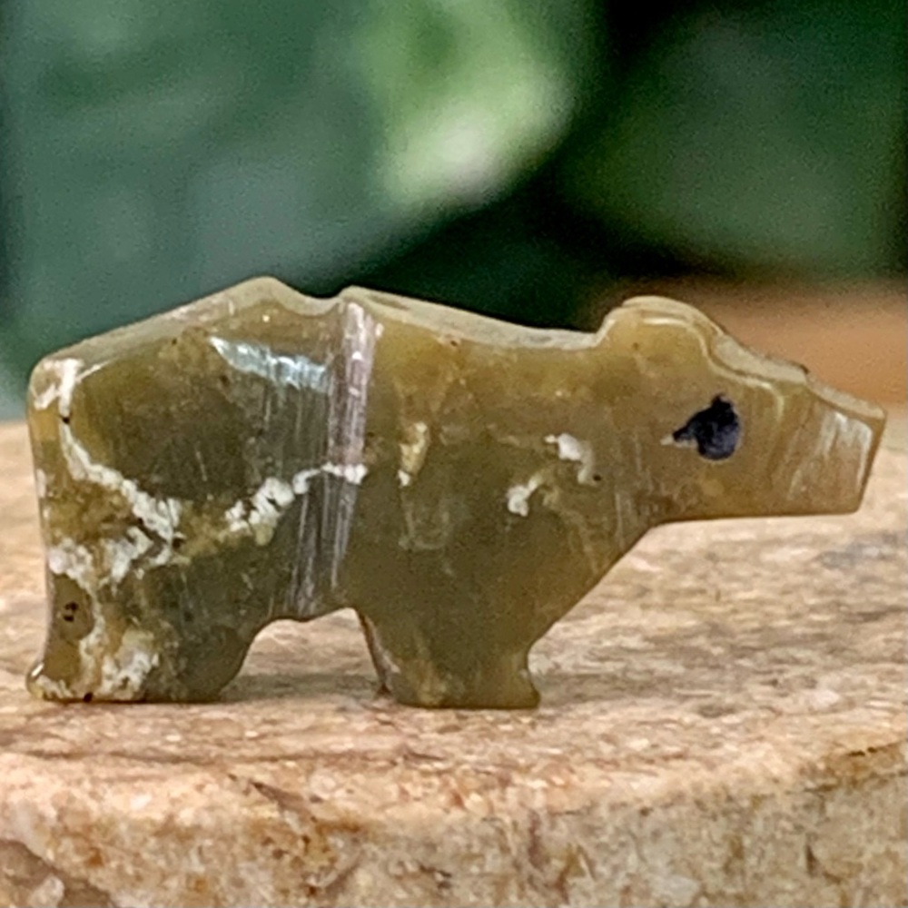 Native American Zuni Hand Carved Serpentine Bear Fetish Bead Drilled Vintage .9"